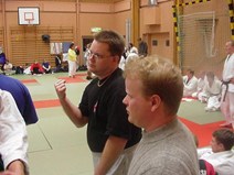 Grabbarna analyserar (Small).jpg